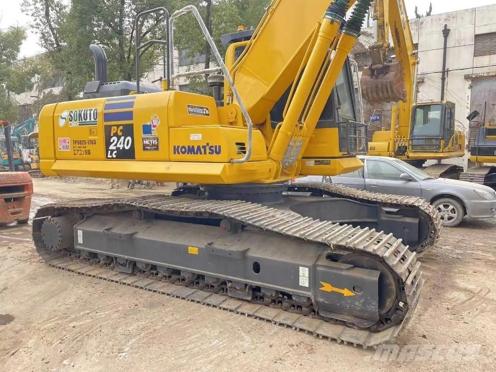 Komatsu PC240-8 Vikšriniai ekskavatoriai