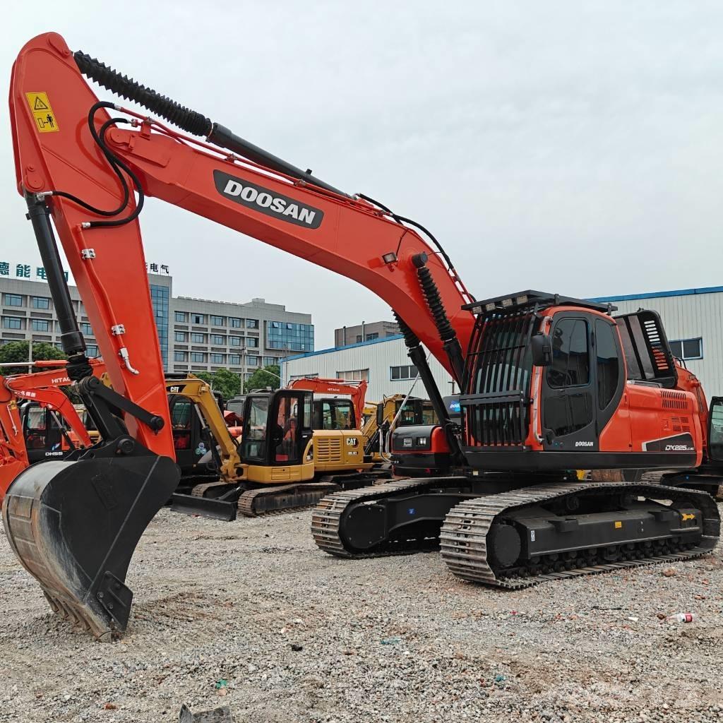 Doosan DX 225 LCA Vikšriniai ekskavatoriai