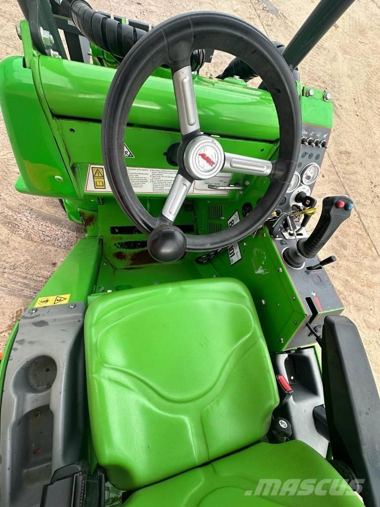 Avant 423 Daugiafunkciniai pakrovėjai