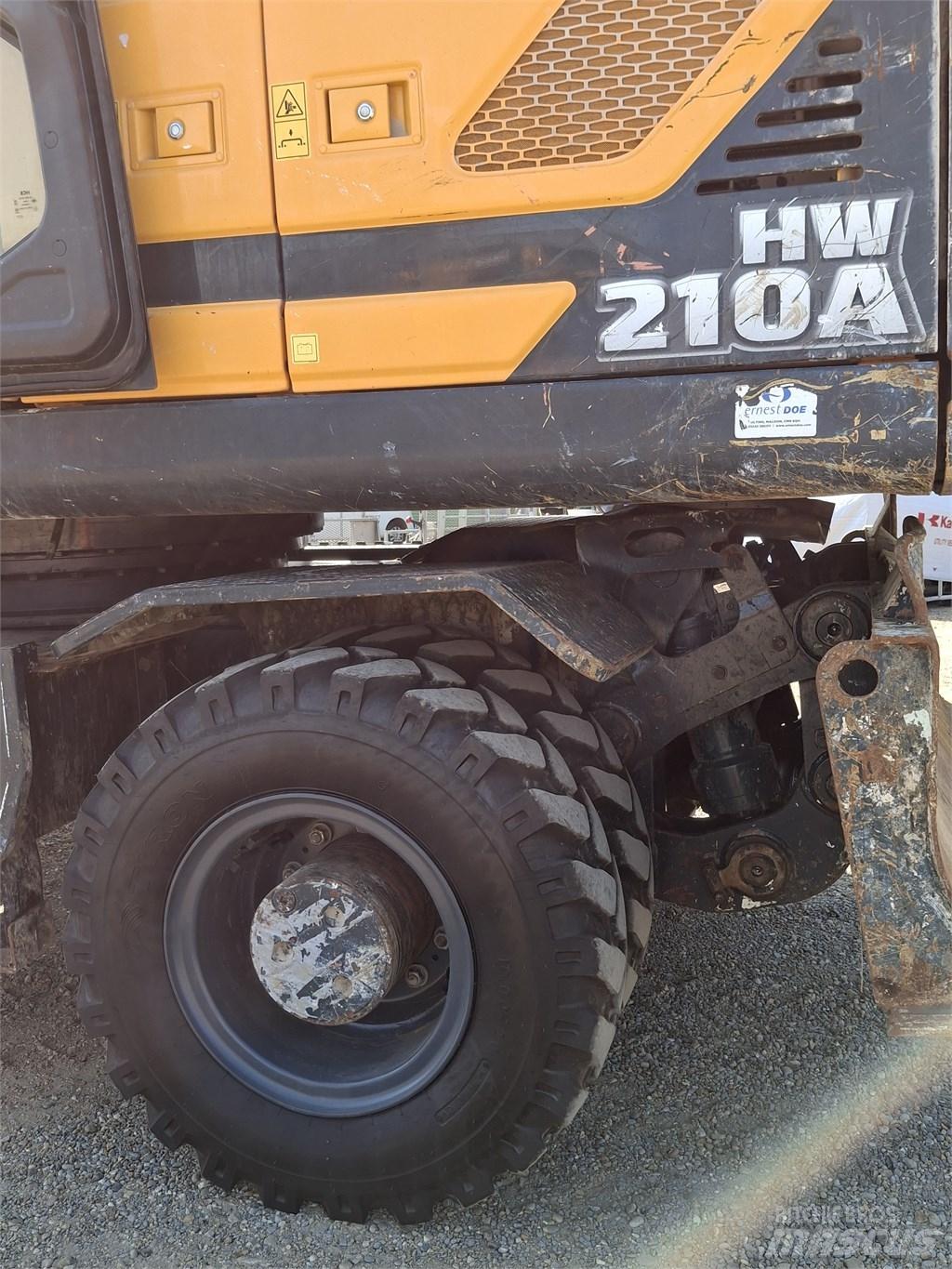 Hyundai HW 210 A Ratiniai ekskavatoriai