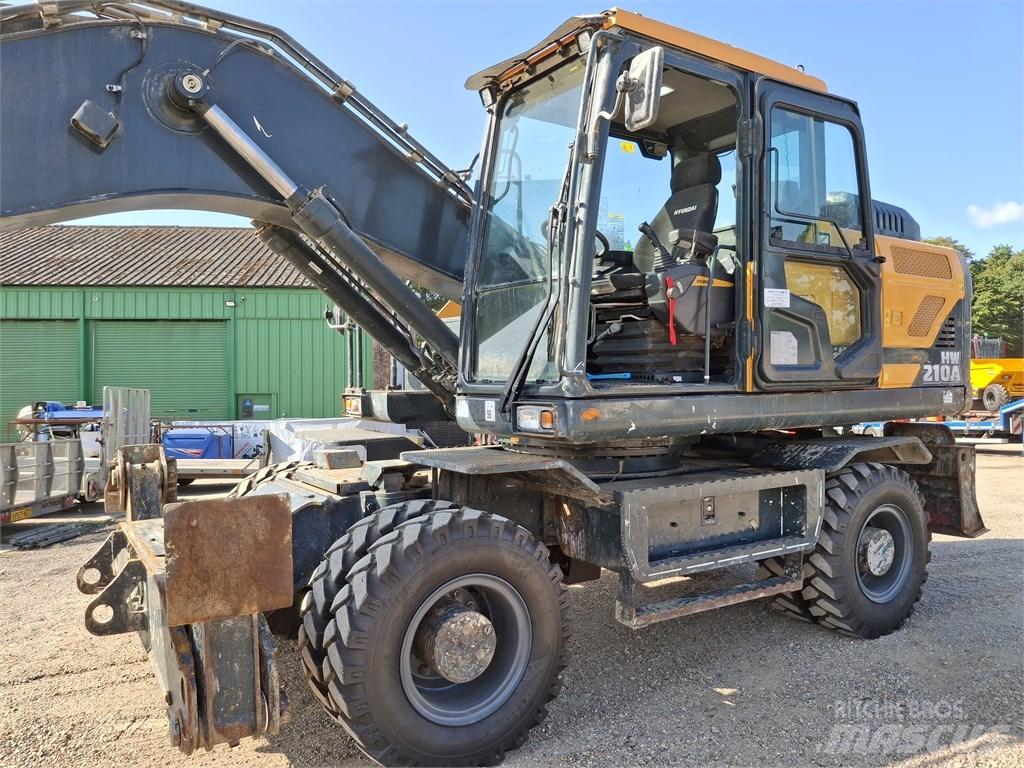 Hyundai HW 210 A Ratiniai ekskavatoriai
