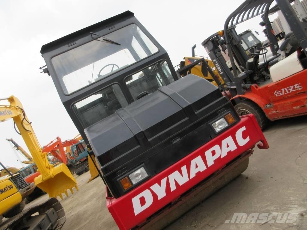 Dynapac CC 421 Porinių būgnų volai