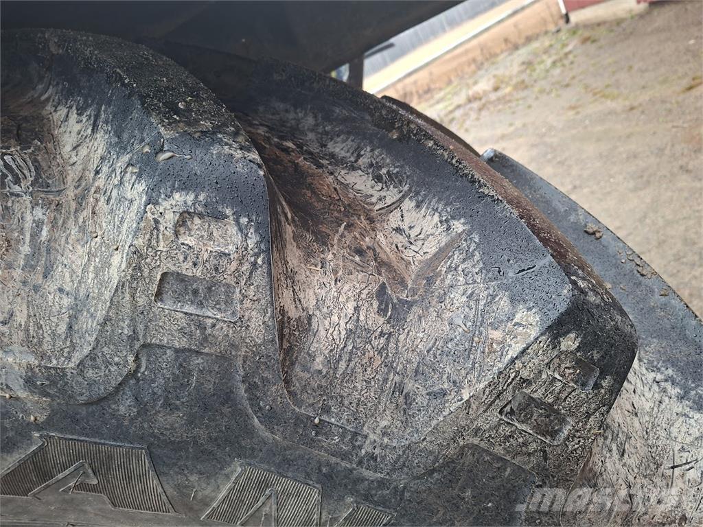 Valtra T154 Versu Traktoriai