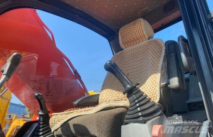 Doosan DX225 Vikšriniai ekskavatoriai