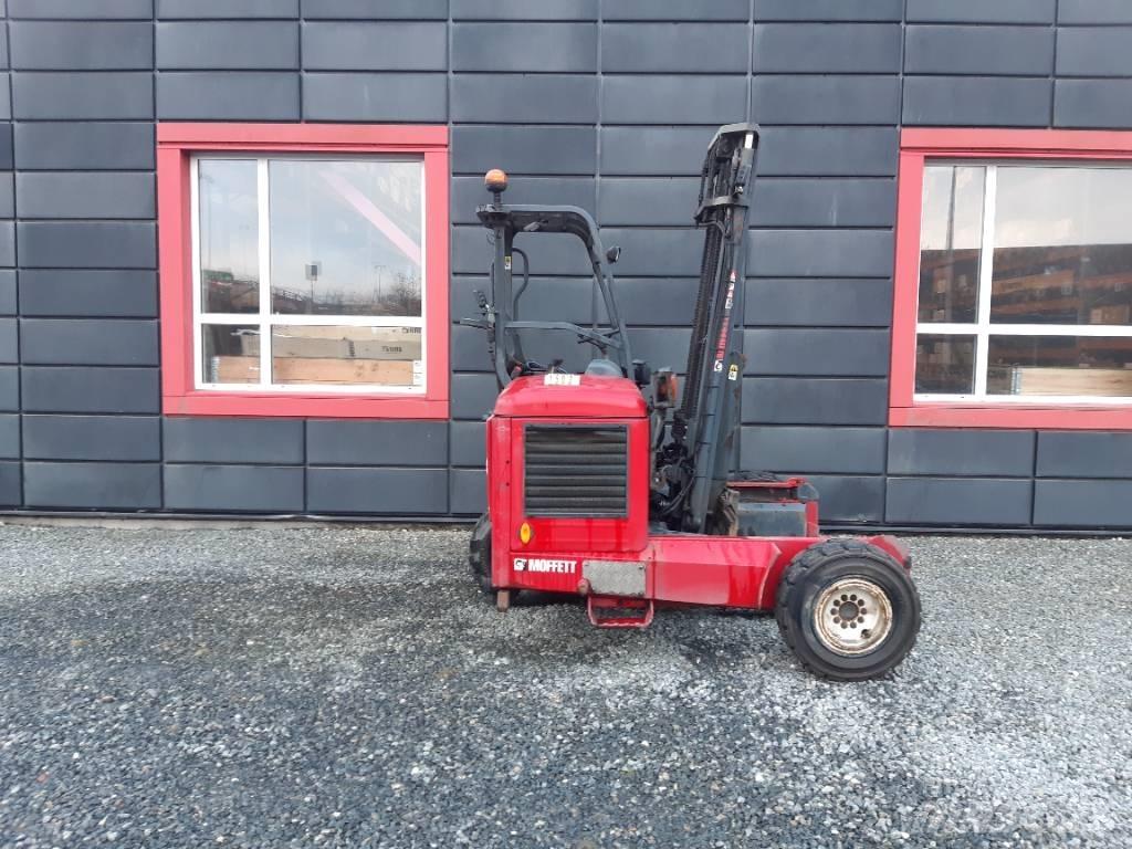 Moffett M5 25.3 Šakiniai krautuvai - Kita