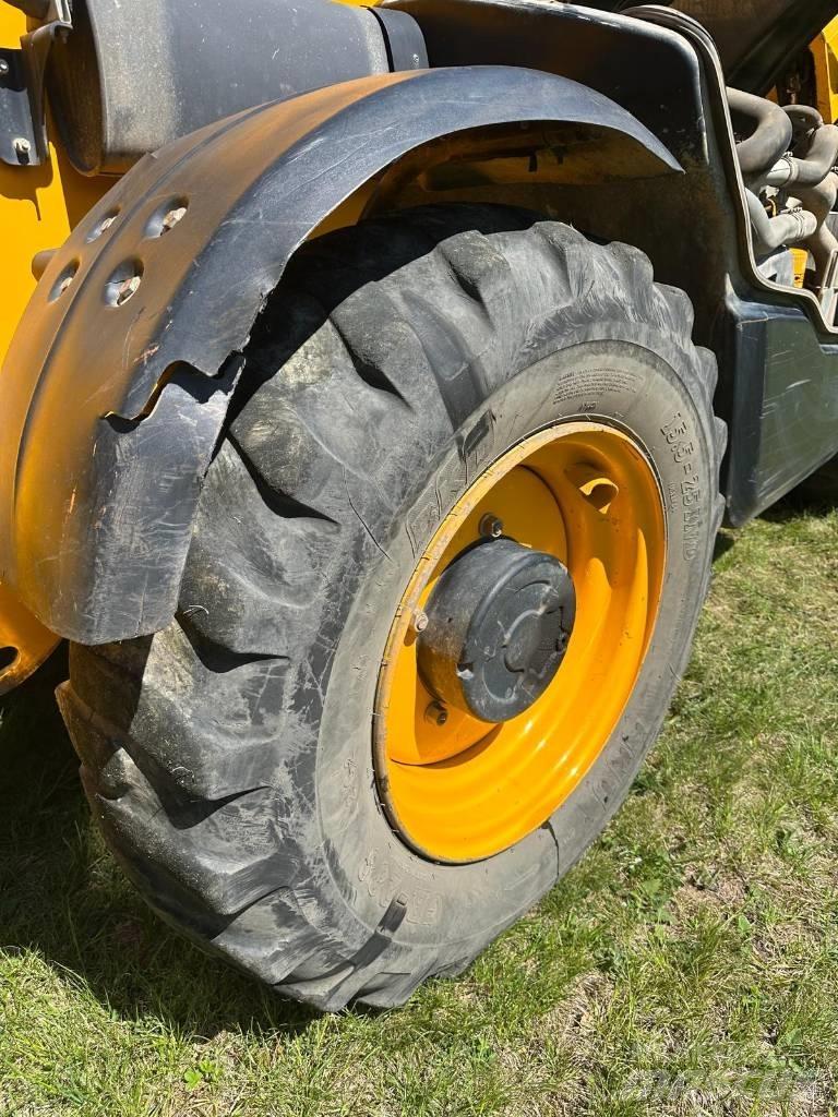 JCB 540-140 Teleskopiniai krautuvai