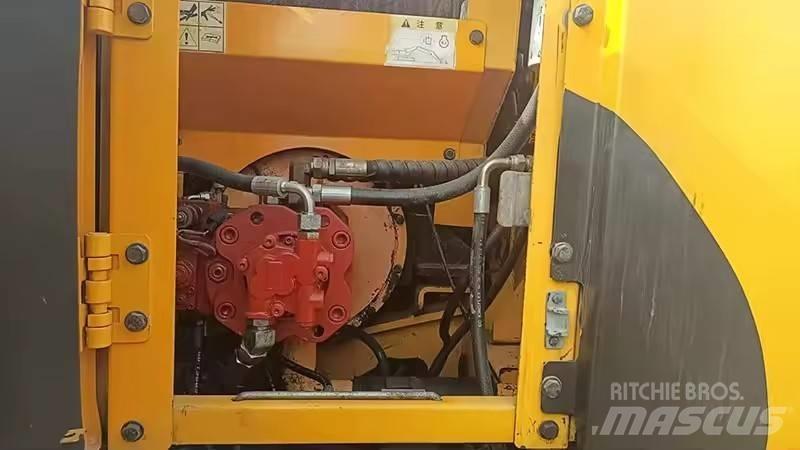 Hyundai 110 Vidutinės galios ekskavatoriai 7-12 t