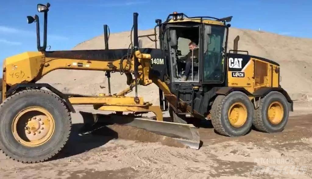 CAT 140M Greideriai