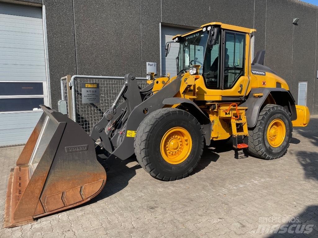 Volvo L70H Naudoti ratiniai krautuvai