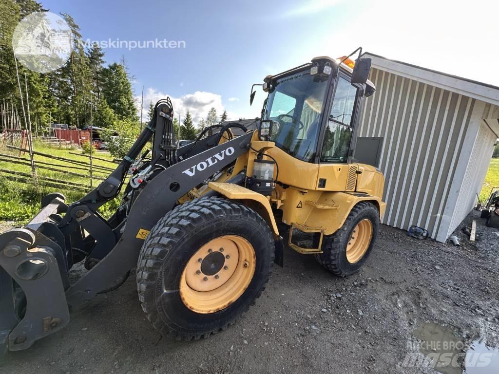 Volvo L 35 G Naudoti ratiniai krautuvai