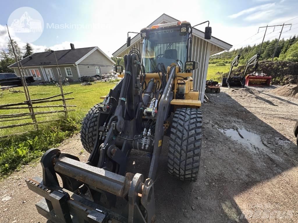 Volvo L 35 G Naudoti ratiniai krautuvai