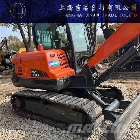 Doosan DX 60 Vikšriniai ekskavatoriai