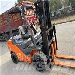 Toyota 8 FDK 30 Dyzeliniai krautuvai