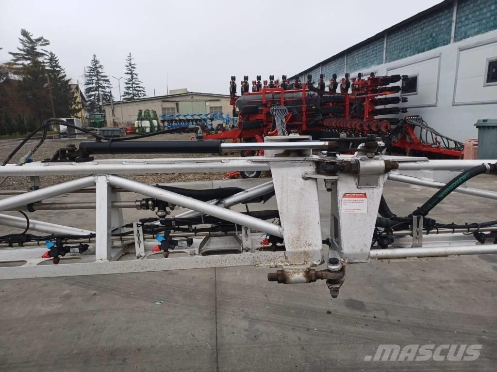 Fendt Rogator 635 Skystų trąšų purkštuvai