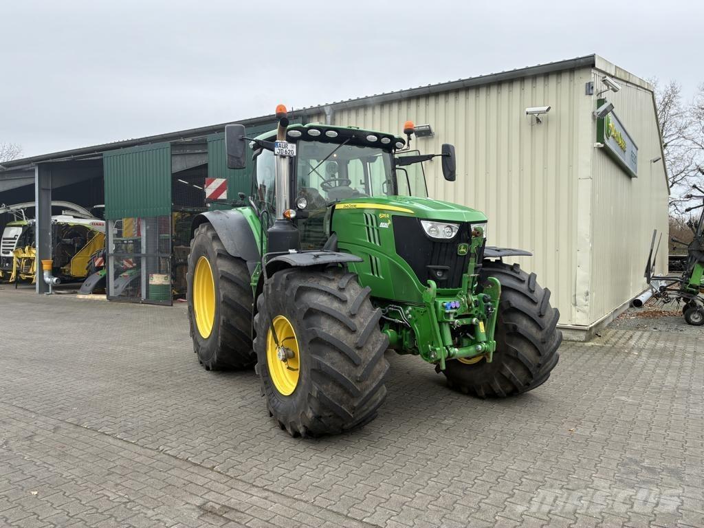 John Deere 6215 R Traktoriai