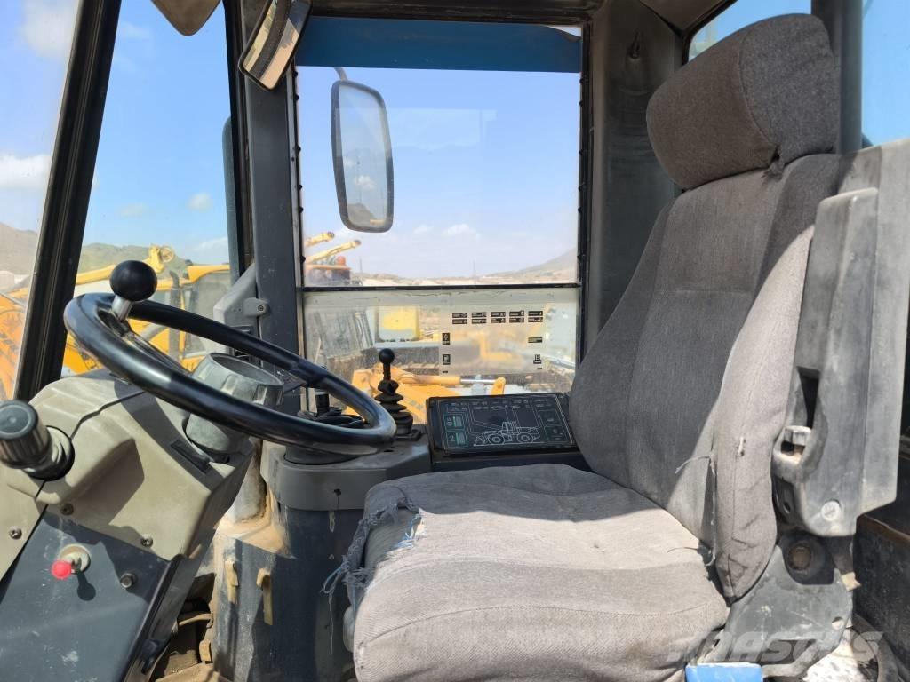 CASE 721 B XT Naudoti ratiniai krautuvai