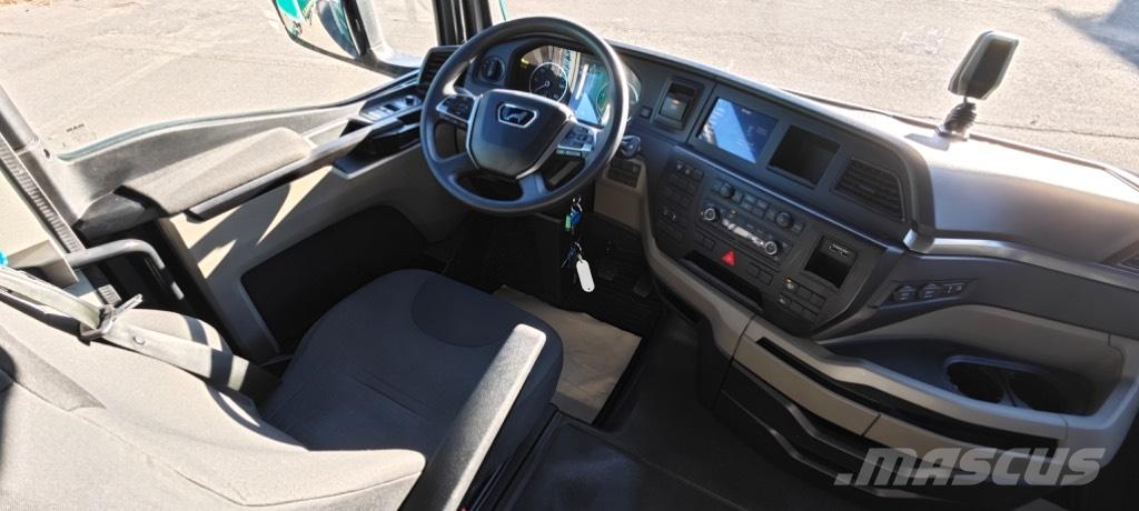 MAN TGX 18.470 Priekabos su tentu