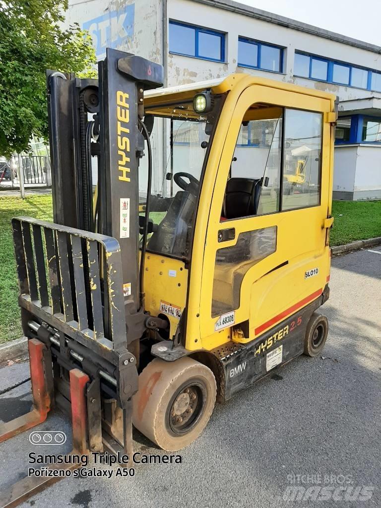 Hyster J2.0XN Elektriniai šakiniai krautuvai
