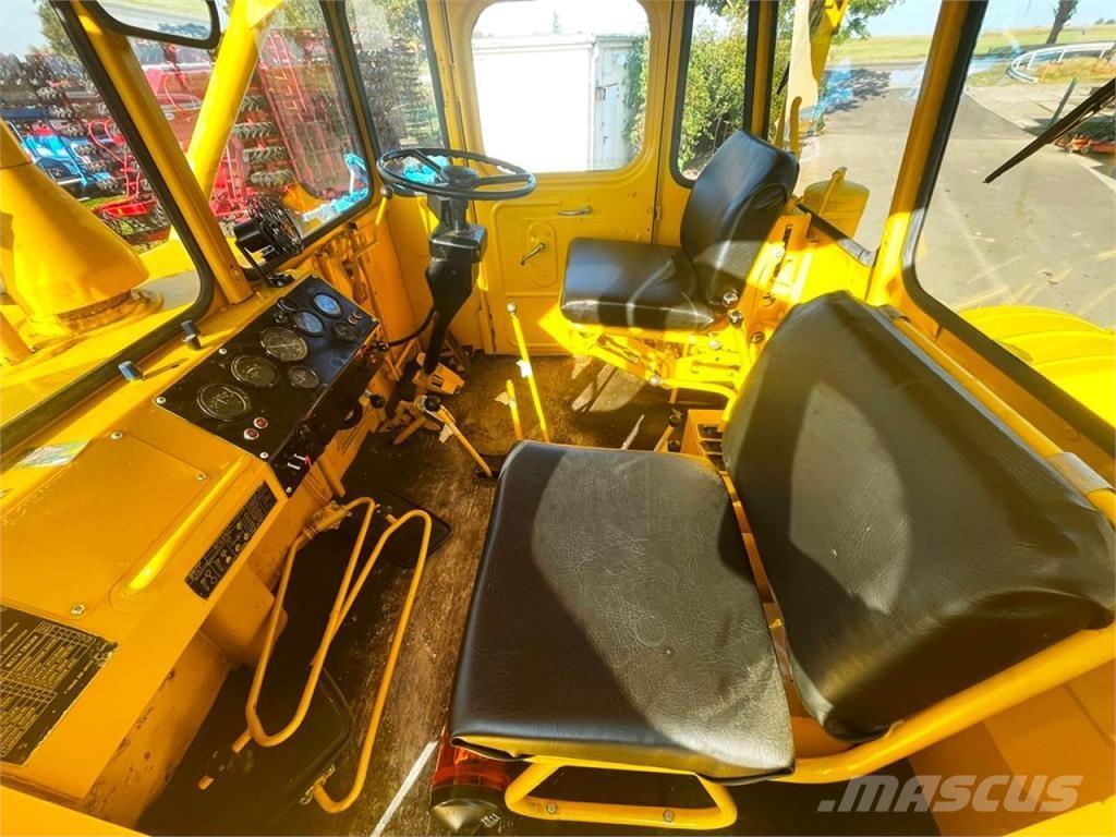 Kirovets K700A V8 Traktoriai