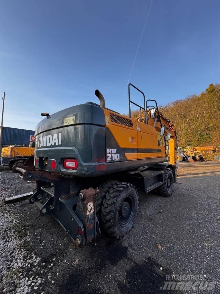 Hyundai HW 210 Ratiniai ekskavatoriai
