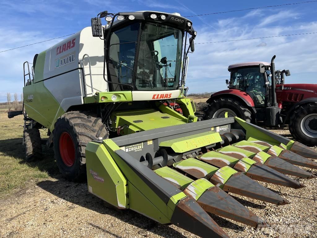 CLAAS Tucano 440 Derliaus nuėmimo kombainai