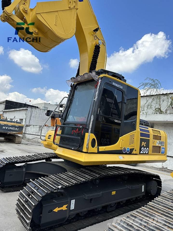 Komatsu PC 200-8 Vikšriniai ekskavatoriai