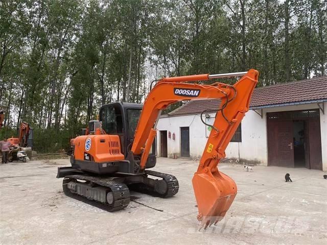 Doosan dx60 Vikšriniai ekskavatoriai