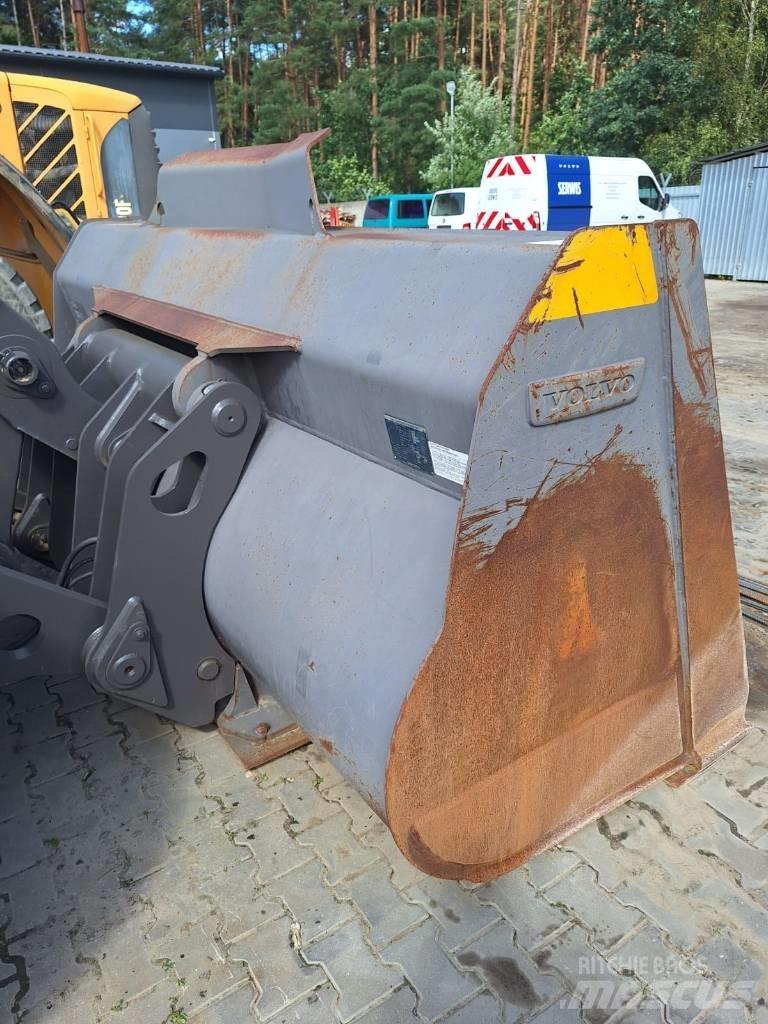 Volvo L 150 H Naudoti ratiniai krautuvai