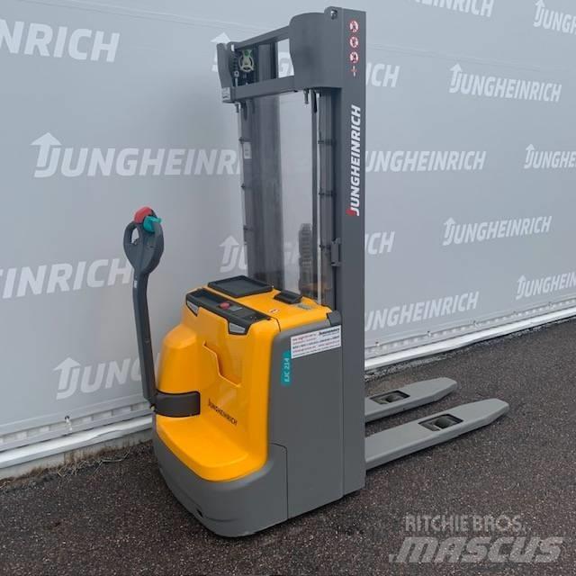 Jungheinrich EJC 214 Rankiniai vėžimėliai
