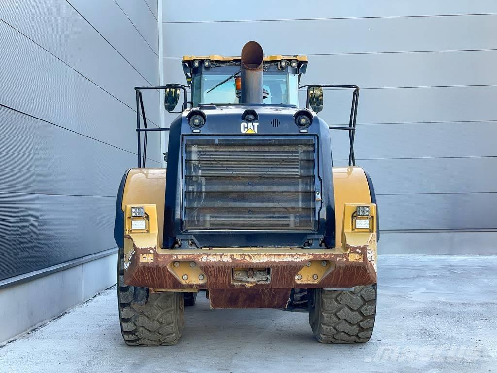 CAT 972M Naudoti ratiniai krautuvai