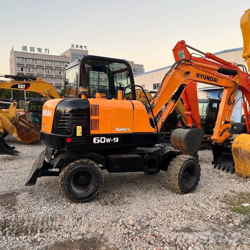 Hyundai R60W-9 Ratiniai ekskavatoriai