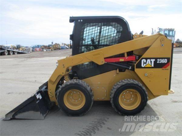 CAT 236 D Krautuvai su šoniniu pasukimu