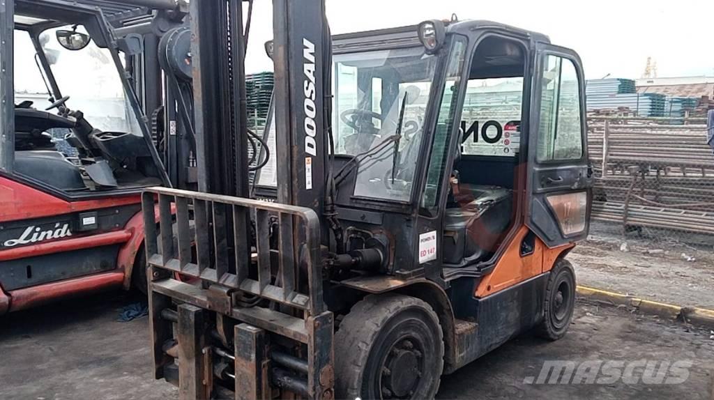 Doosan D 40 SC-7 Dyzeliniai krautuvai