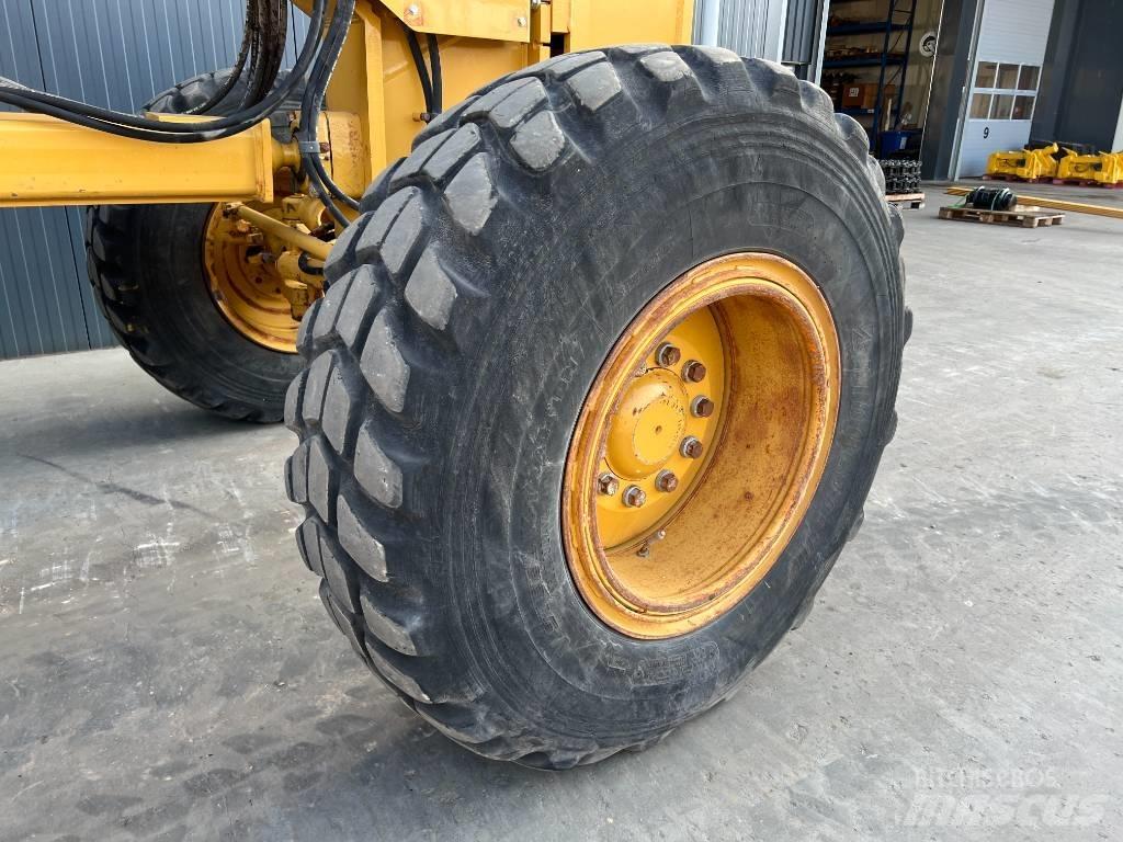 CAT 140K Greideriai