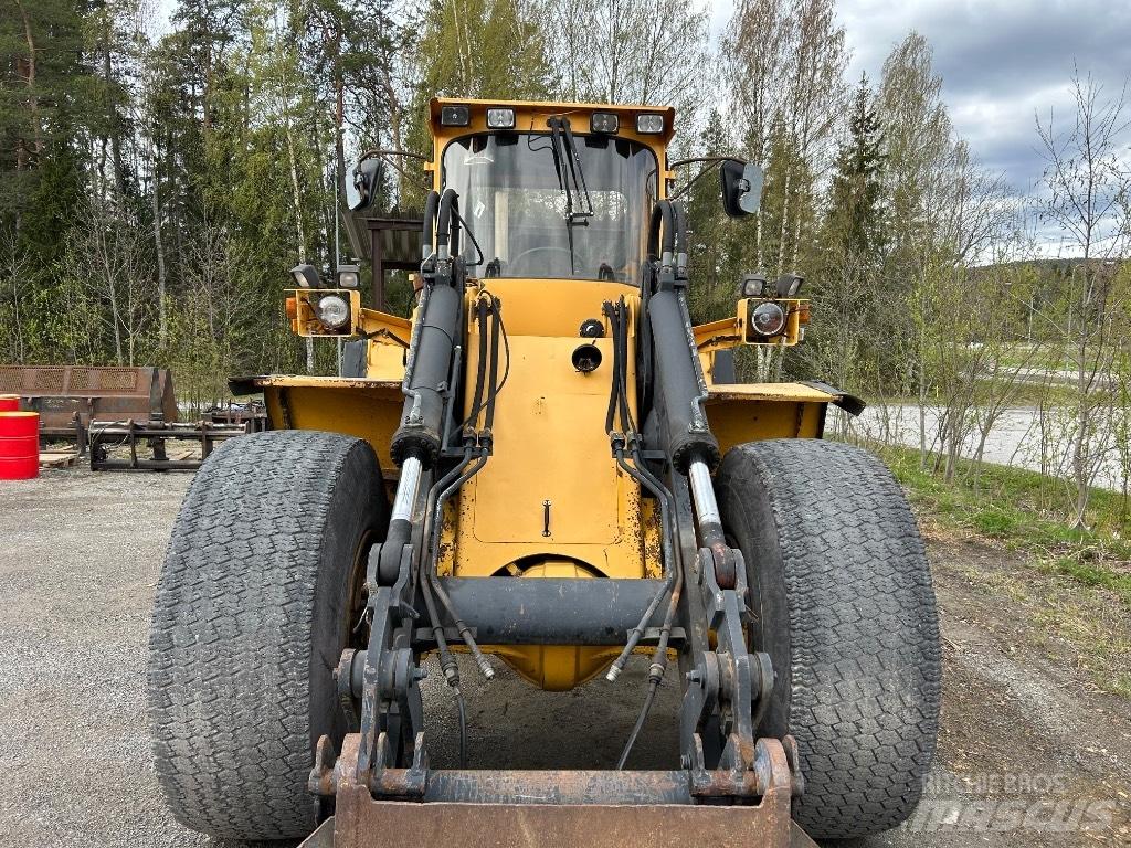 Volvo L 120 Naudoti ratiniai krautuvai