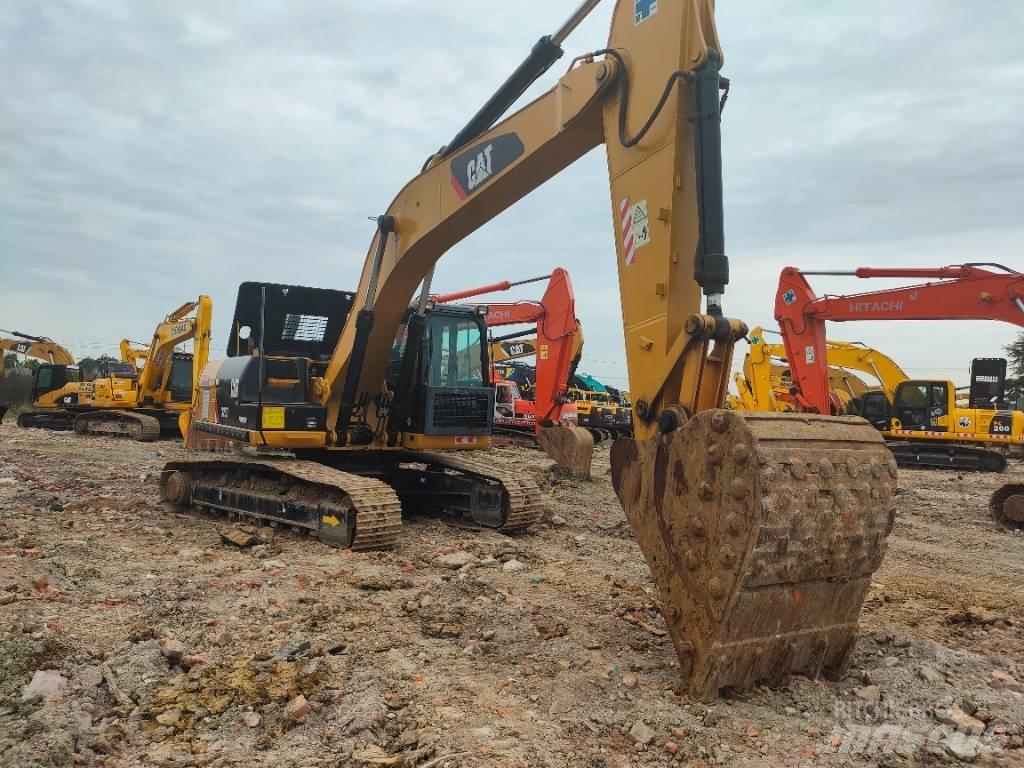 CAT 326D Vikšriniai ekskavatoriai