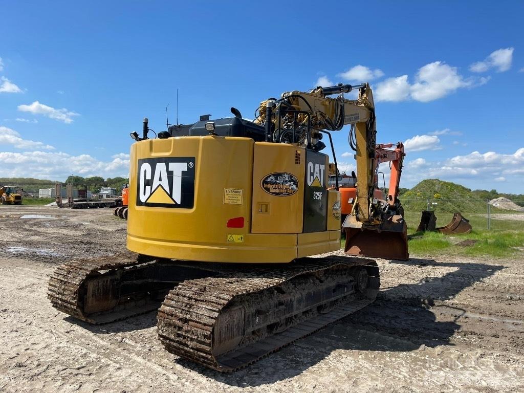 CAT 325 F Vikšriniai ekskavatoriai