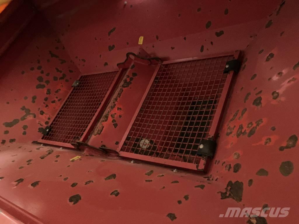 Bredal B2XL Mėšlo barstytuvai