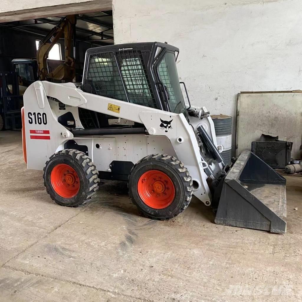 Bobcat S 160 Krautuvai su šoniniu pasukimu