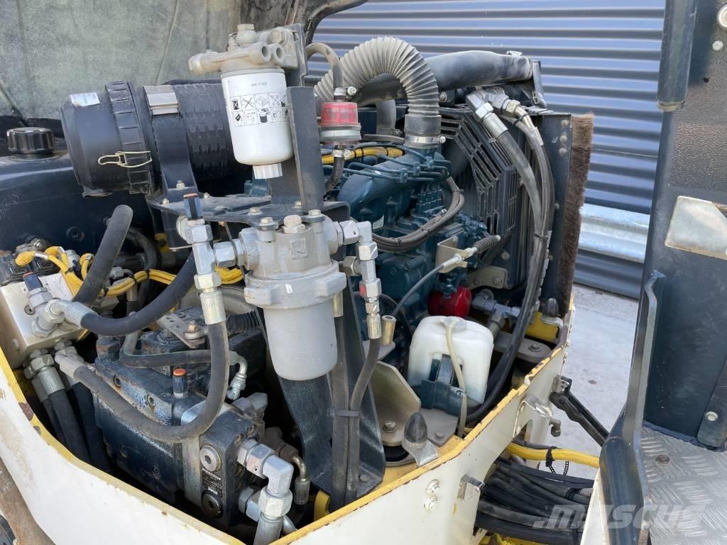 Bomag BW 135 AD-5 Porinių būgnų volai