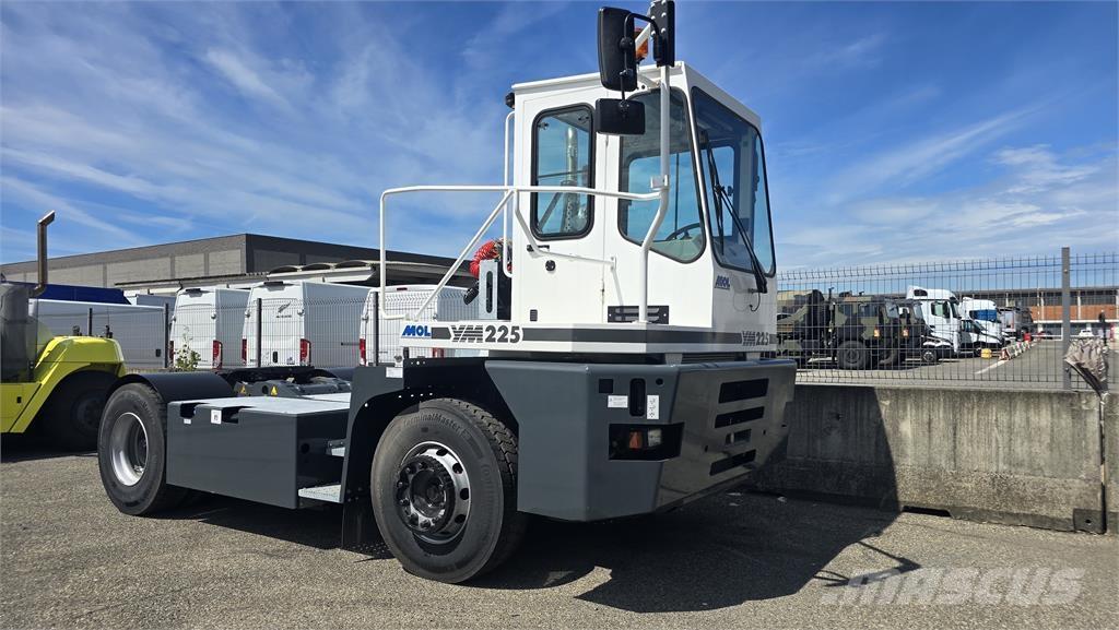 MOL YM225 Naudoti terminalų vilkikai