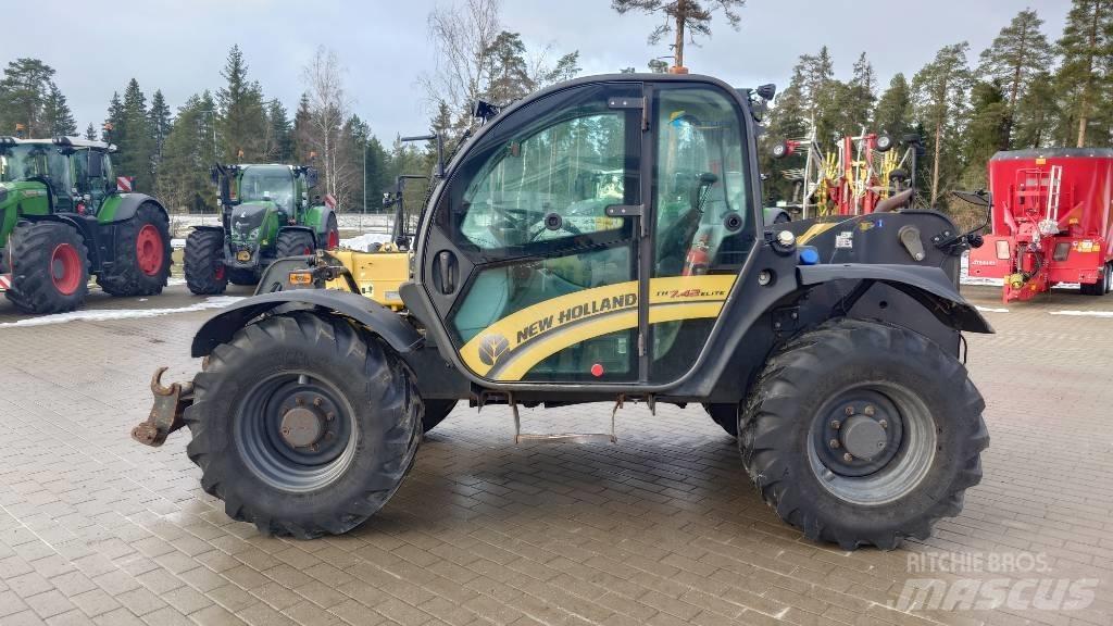 New Holland TH 7.42 Teleskopiniai krautuvai