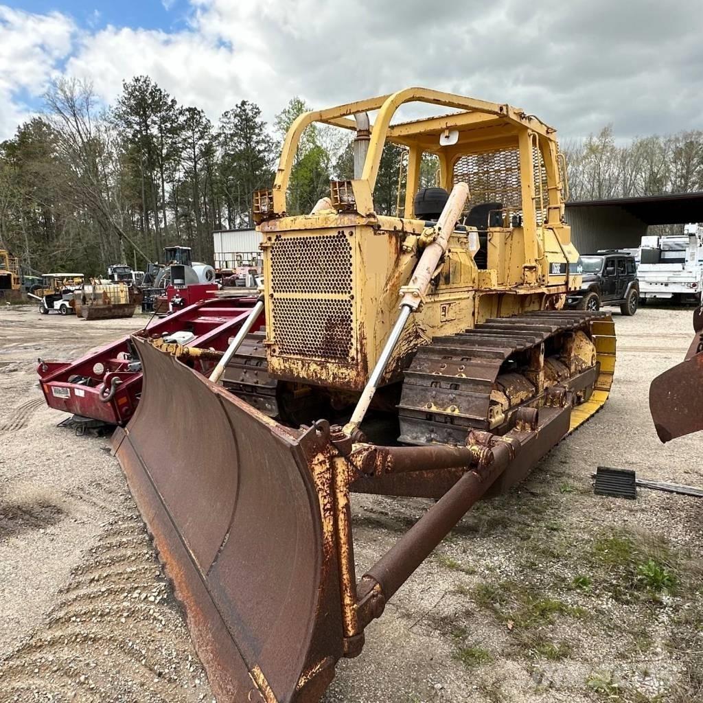Komatsu D 68 E-1 Vikšriniai buldozeriai