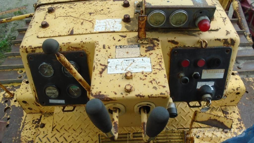 Komatsu D 68 E-1 Vikšriniai buldozeriai