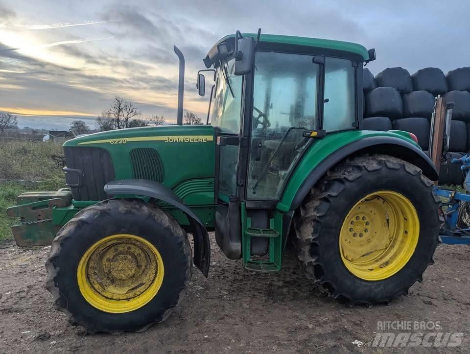 John Deere 6220 SE Traktoriai