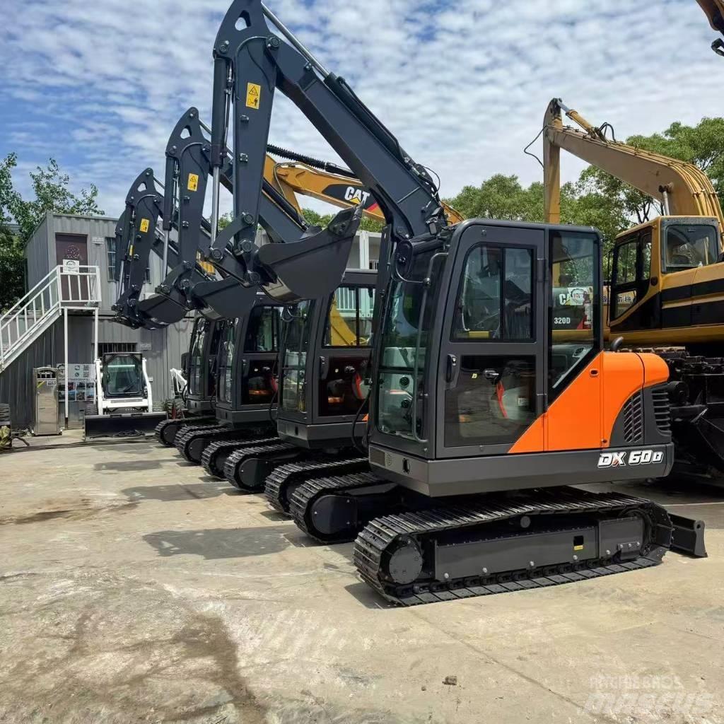 Doosan DX 60 Vikšriniai ekskavatoriai