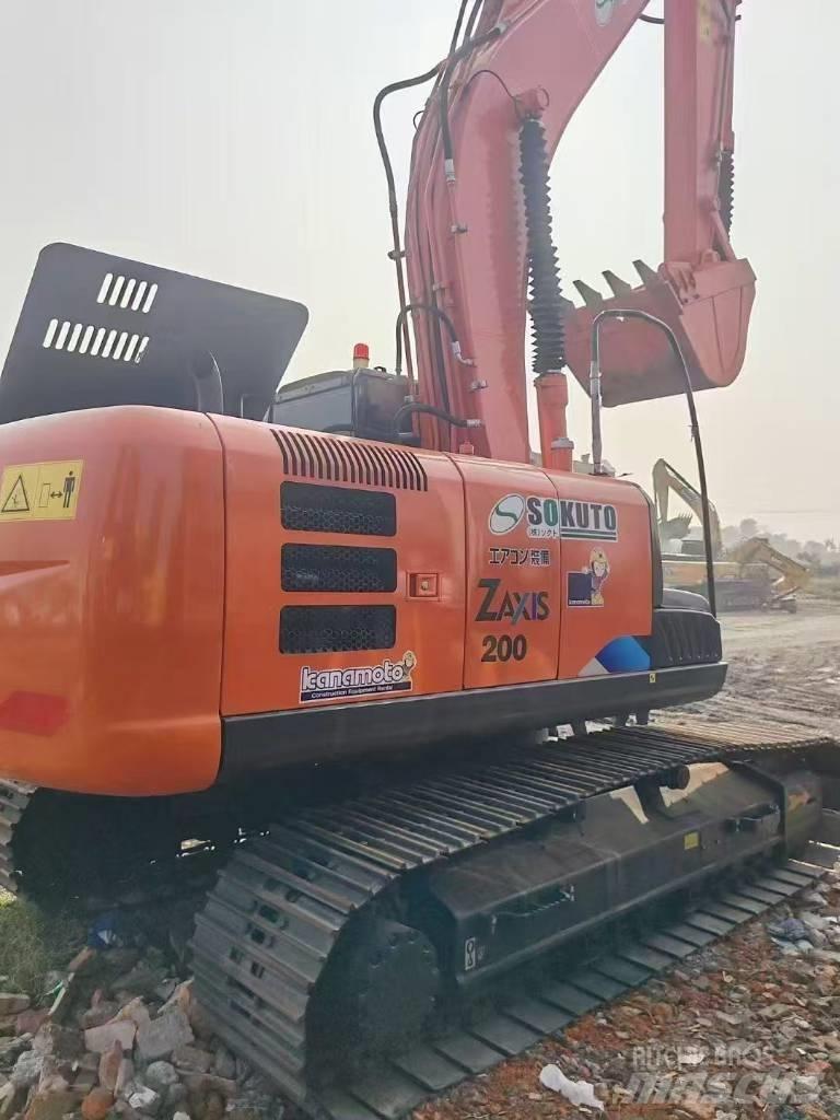 Hitachi 200-3 Vikšriniai ekskavatoriai