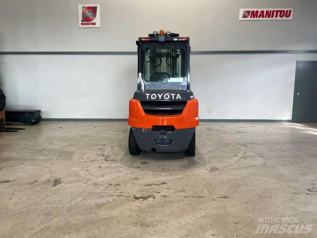 Toyota 40-8FD45N Dyzeliniai krautuvai