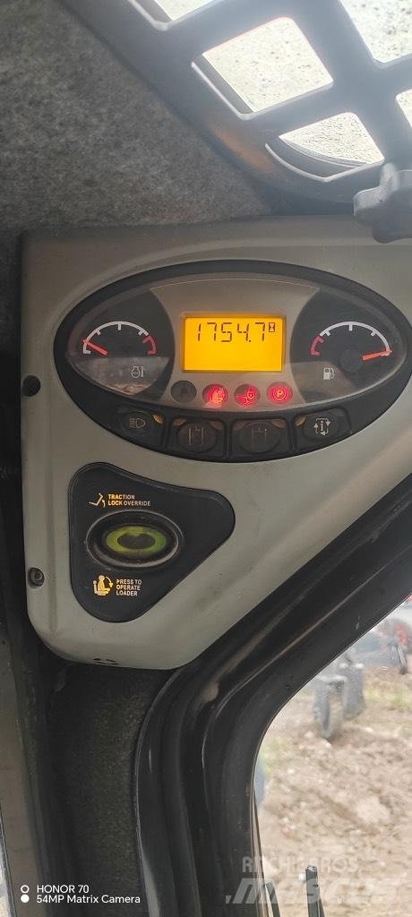 Bobcat S 220 Krautuvai su šoniniu pasukimu