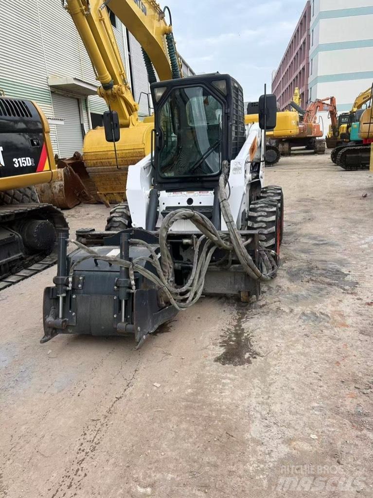 Bobcat S 220 Krautuvai su šoniniu pasukimu